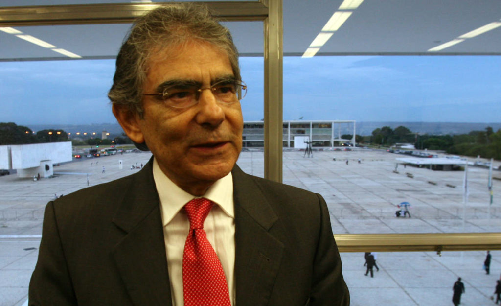 Votação será ‘fatiada’, diz Ayres Britto