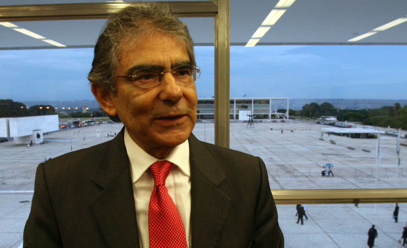 Votação será ‘fatiada’, diz Ayres Britto