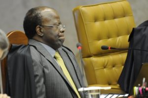 Valério e ex-diretor do BB desviaram dinheiro, diz Joaquim Barbosa