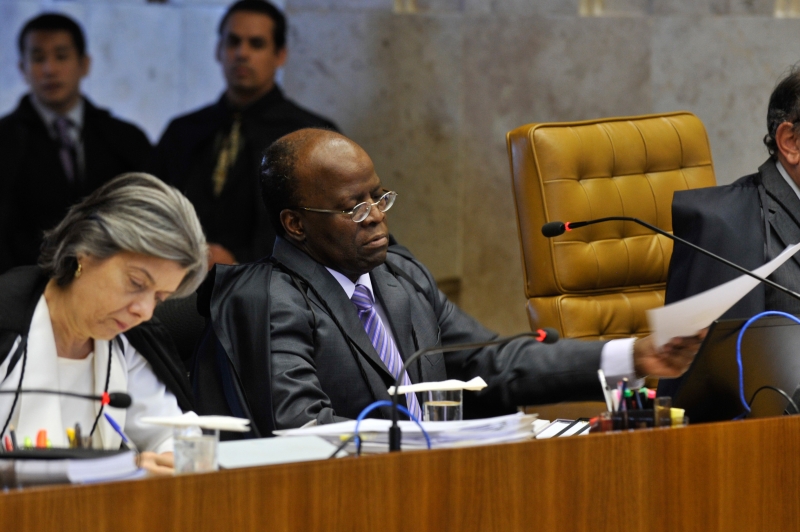 Joaquim Barbosa pede condenação de Valério e Cunha