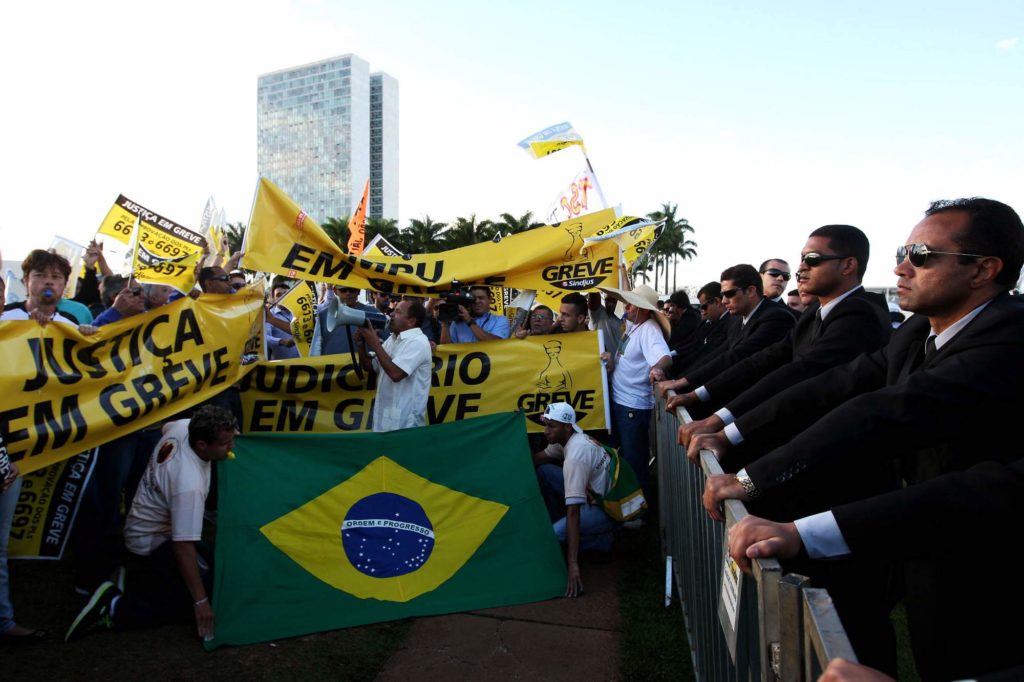 A rebelião do funcionalismo