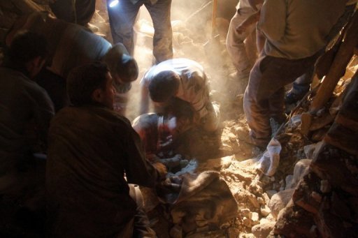 Terremotos matam 227 pessoas 