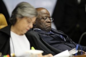Julgamento do 'mensalão' não será desmembrado, decidem ministros