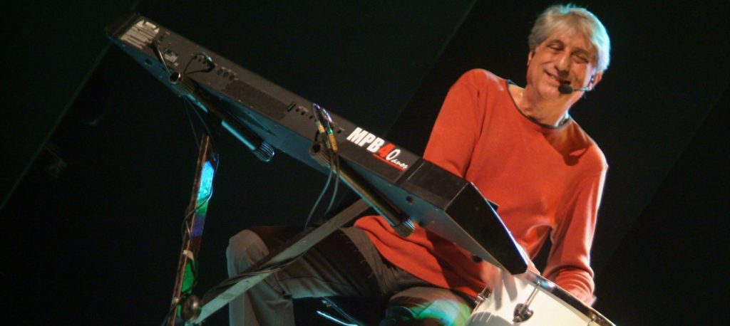 Morre aos 68 anos o cantor e arranjador Magro, do MPB4