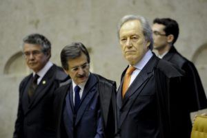 Defesas tentam influenciar magistrados com memoriais