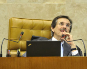 Gurgel e Britto consideram possível voto integral de Peluso no