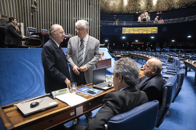 Para Requião, 'concessão' é eufemismo 