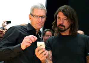 Apple apresenta seu novo iPhone 5
