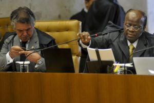 Governo comprou parlamentares, diz relator