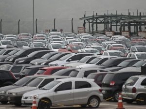 9 montadoras aderem ao programa de carro popular; veja lista de veículos com desconto