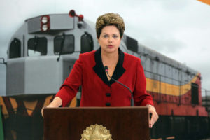 Dilma anuncia diminuição no preço da energia elétrica