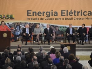 Dilma reduz preço da energia para residências em16,2% e diz que queda pode ser ainda maior