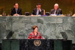 Dilma critica os Estados Unidos e nega protecionismo brasileiro 
