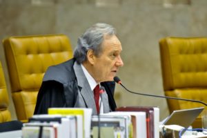 Revisor vota por condenação de Valdemar Costa Neto