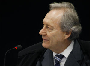 Lewandowski condena maioria de réus do PP 