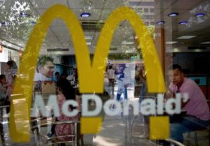 McDonald's abre primeira lanchonete vegetariana na Índia