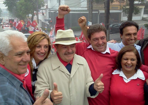 Carlos Grana ao lado de Lula, durante campanha em Santo André Foto: Divulgação 