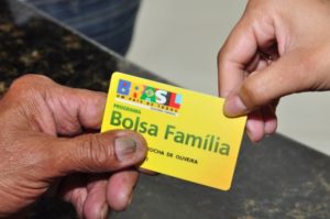 Governo bloqueia 1,2 milhão de cadastros do Bolsa Família; entenda o motivo