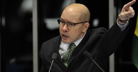 Demóstenes Torres é afastado do MP de Goiás