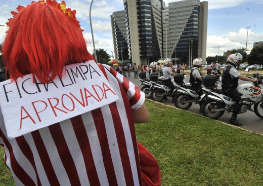 TSE 'livra' 10% dos candidatos barrados em SP