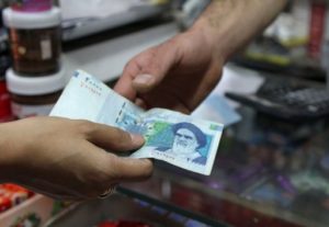 Desvalorização da moeda gera protestos e confrontos em Teerã