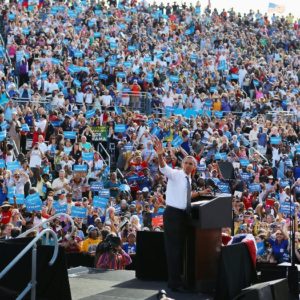 Obama reúne multidão e mostra força em estado-chave