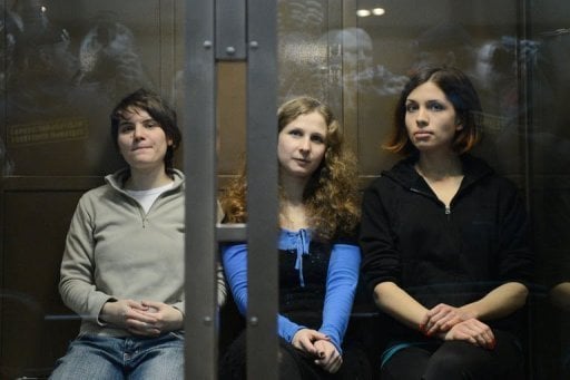 Integrantes do Pussy Riot são enviadas a campos de prisioneiros