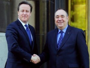 Reino Unido e Escócia assinam acordo sobre referendo