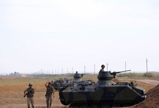 Turquia responde a novo disparo sírio e premier diz que ‘guerra não está longe’