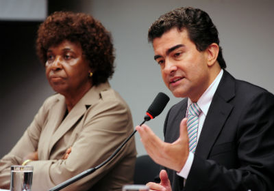 Comissão aprova projeto que garante direitos trabalhistas para domésticas