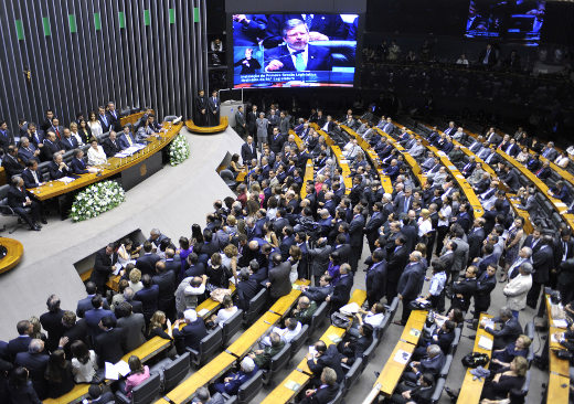 Menos de 10% dos deputados federais são negros