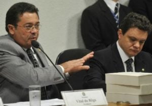 Relator da CPI do Cachoeira pede indiciamento de Policarpo Júnior e mais quatro jornalistas