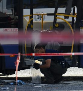 Explosão em ônibus em Tel Aviv deixa 21 feridos