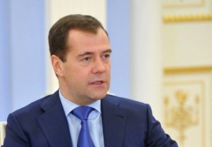 Medvedev diz que integrantes do Pussy Riot não deveriam estar presas