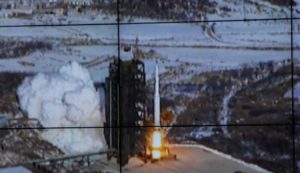 Lançamento de foguete pela Coreia do Norte gera duras críticas internacionais