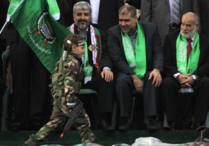 Hamas celebra 25 anos ainda mais radical