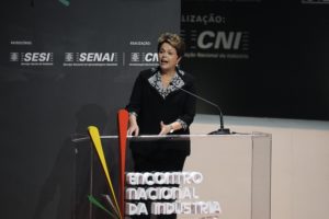 Dilma critica