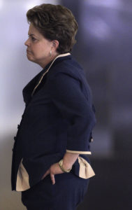 Dilma diz que redução das tarifas de energia não é feita com “chapéu alheio” 