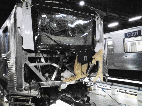 Metrô omite colisão entre trens em pátio de manutenção 