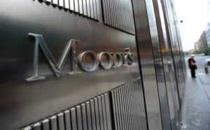 Moody's rebaixa nota de fundos europeus de resgate