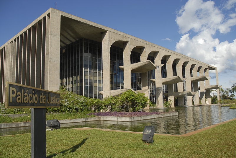 Oscar Niemeyer em dez imagens