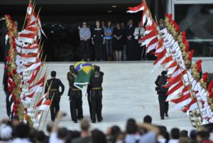 Dilma decreta luto oficial de sete dias em homenagem a Niemeyer