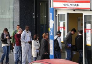 Imigrantes são primeiras vítimas da crise nos países ricos