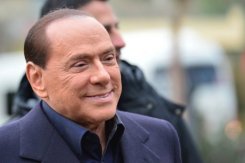 Berlusconi anuncia candidatura na Itália