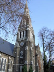 Igreja Anglicana permite que clérigos gays se tornem bispos