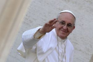 Papa Francisco liga para padres e para seu jornaleiro na Argentina