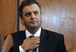 Aécio Neves chama ditadura de 