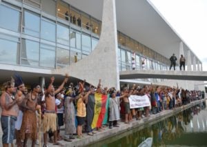 Protesto de indígenas no Palácio do Planalto termina sem negociação