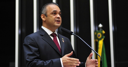“Bancada evangélica não discute só sexualidade, nem é intolerante”, diz deputado