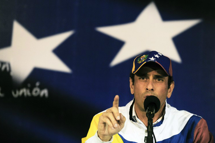 Capriles diz ter provas que justificam impugnação da eleição